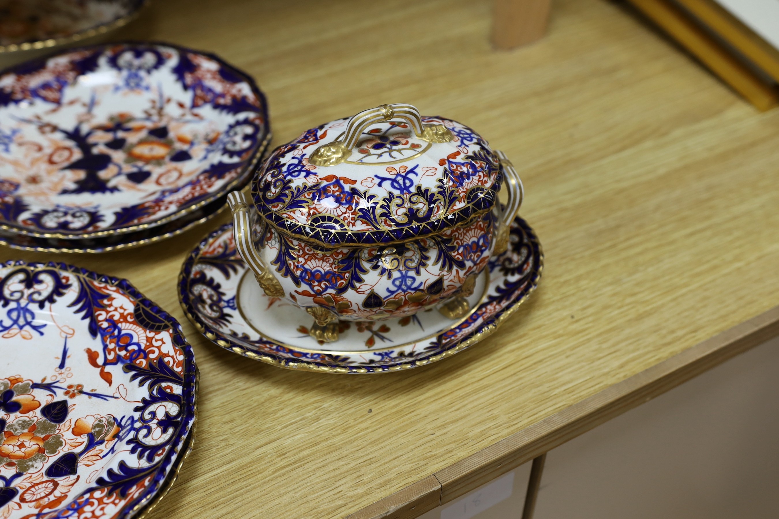 A 19th century Bloor Derby Imari pattern part dessert set, c.1840